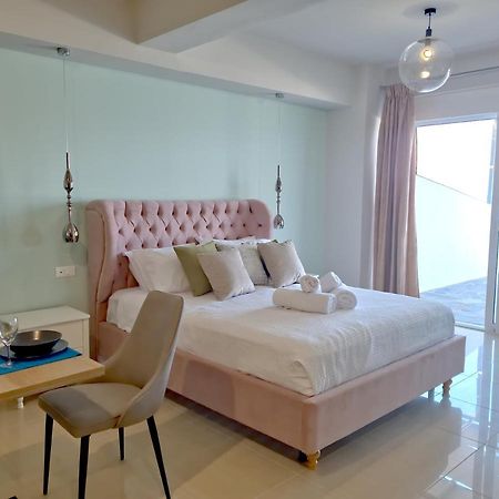 Epipleon Luxury Suites -106- Δωμάτιο 40Τμ Με Βεράντα 45Τμ Μπροστά Στην Θάλασσα Nafpaktos Esterno foto